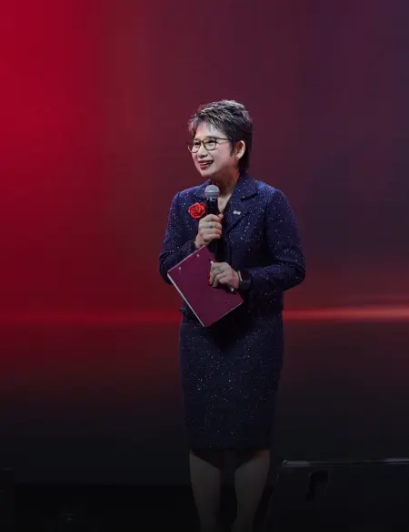 Peninsula_Taiolors_Bangkok_Best_Tailor_Shop_In_Bangkok_-_Tailor_Work_2